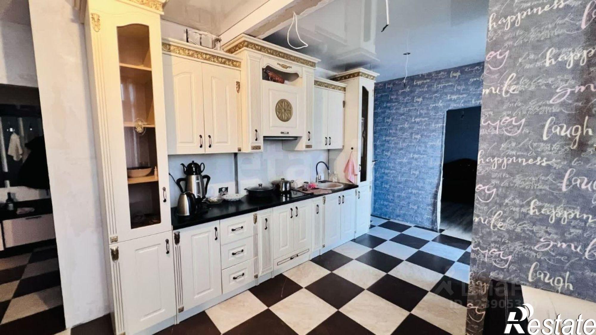 Купить квартиру за 13 500 000 рублей на Серный переулок, 12А