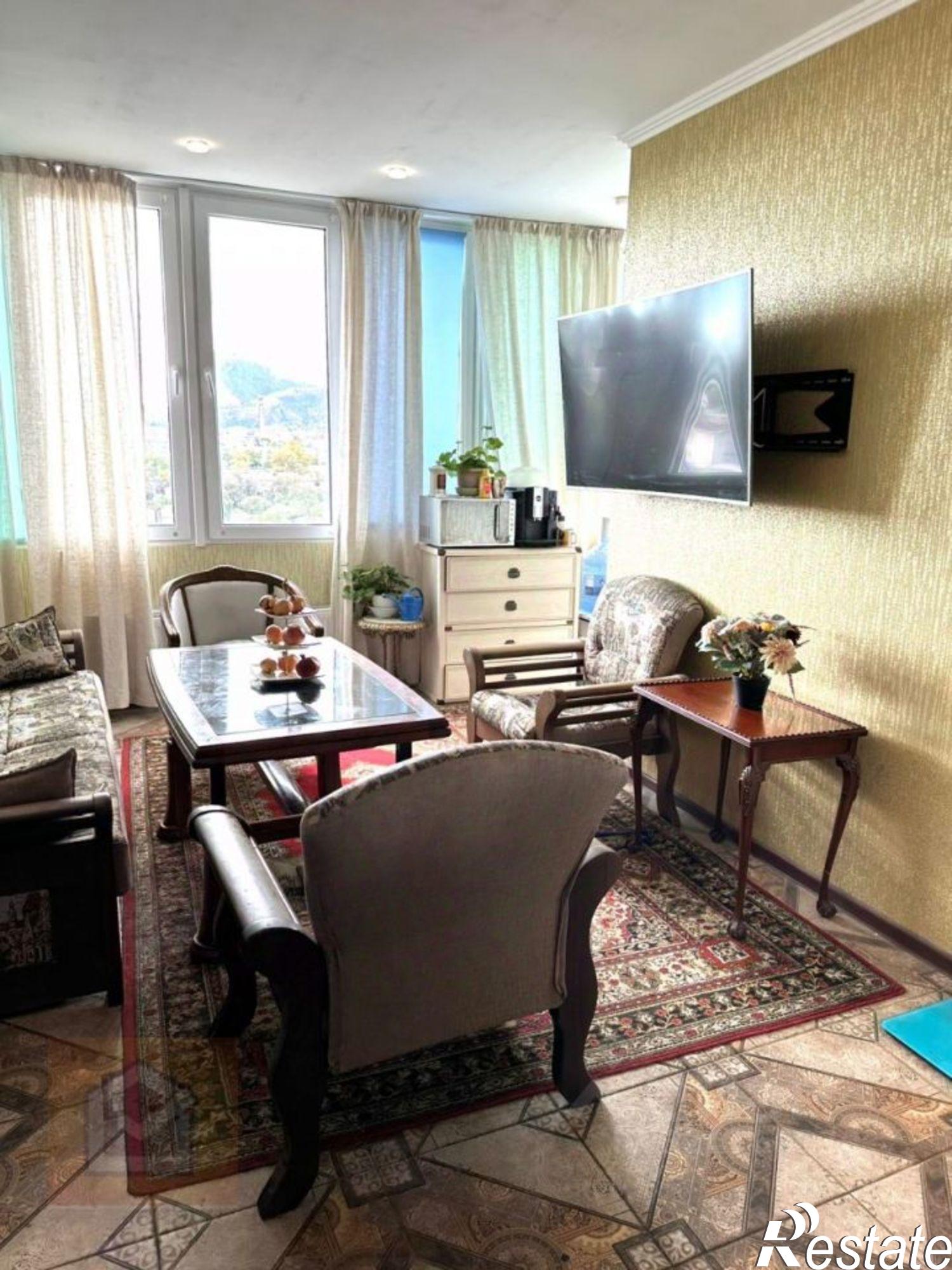 Купить квартиру за 13 000 000 рублей на Коммунальная улица, 5