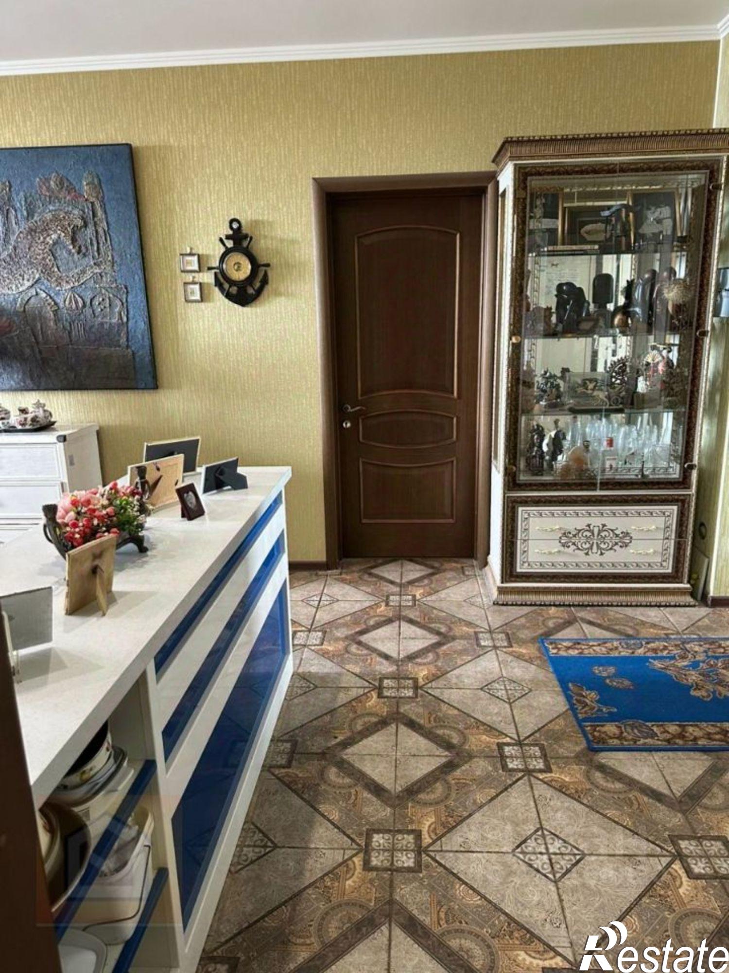 Купить квартиру за 13 000 000 рублей на Коммунальная улица, 5