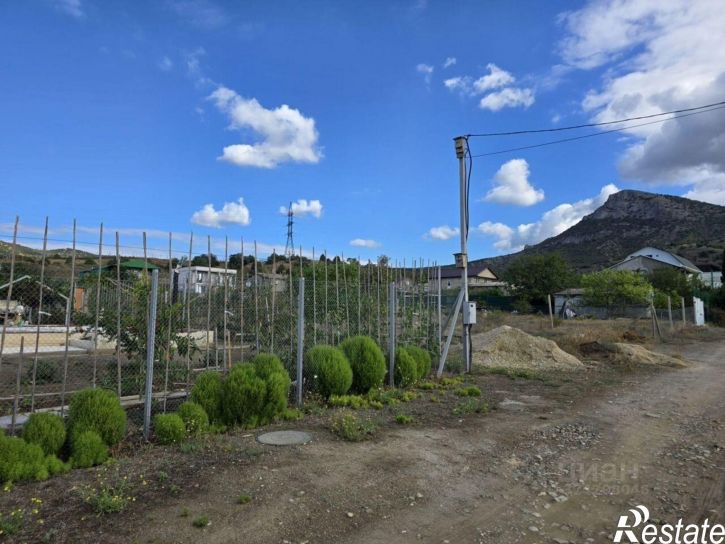 Земельный участок