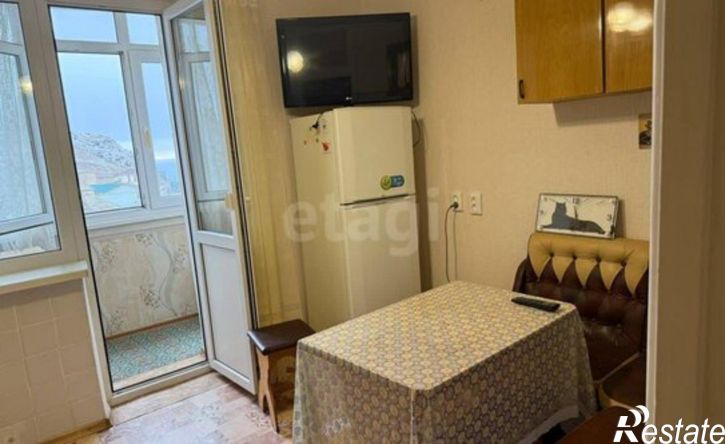 3-комн квартира ул Истрашкина, 15,  д. 15